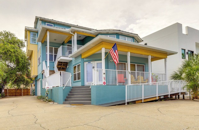 Suite Lune de Miel à 350 pieds d'Indian Rocks Beach!