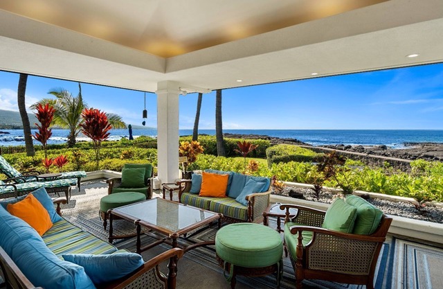 Front de mer spectaculaire | Étapes de la plage de Keiki | Étoiles à 775 $ / Nt