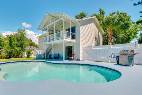 Walk to Marina Home with Pool in Palmetto