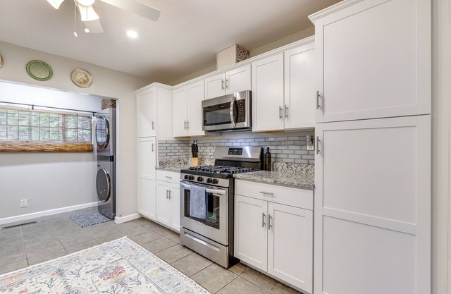 Walk to Mercer: Dtwn Macon Home w/ Fire Pit!