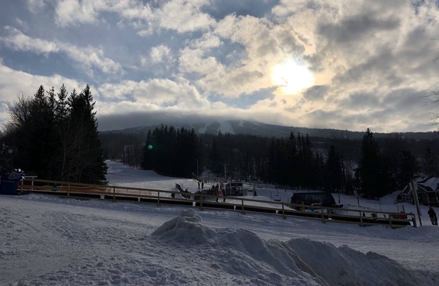 Marchez vers Stratton Village et profitez de tout ce qu'il a à offrir !!!
