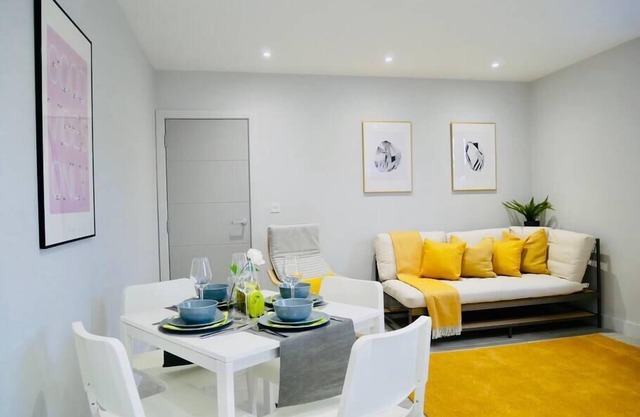 ⭐⭐⭐⭐⭐ Magnifique Appartement Neuf près de la PLAGE + Netflix, Bournemouth & Poole