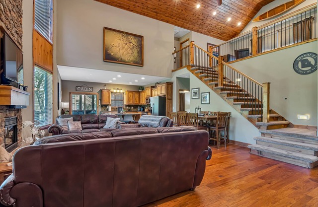 Nouvellement redécoré! 5 BR / 4BA dans le magnifique canyon de Branson près du lac et des parcours de golf