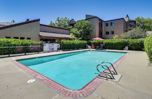 Walk to Virginia Lake: Reno Condo w/ Balcony!