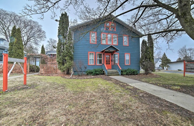 Walk to Waterfront: Dtwn Sturgeon Bay Retreat!