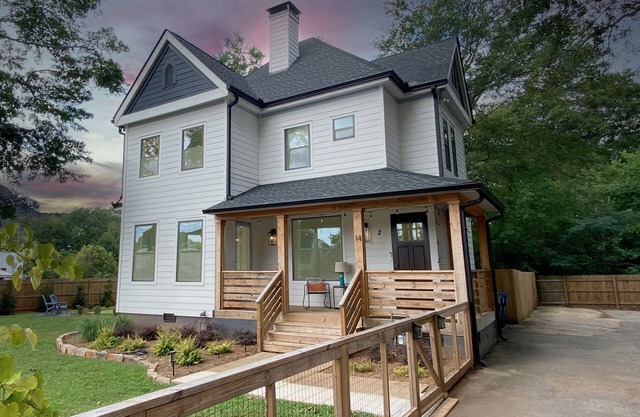 Walkable Luxury In East Lake