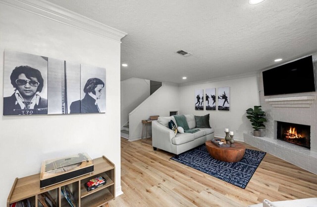 Walkable Montrose Gem Musical Retreat By Downtown