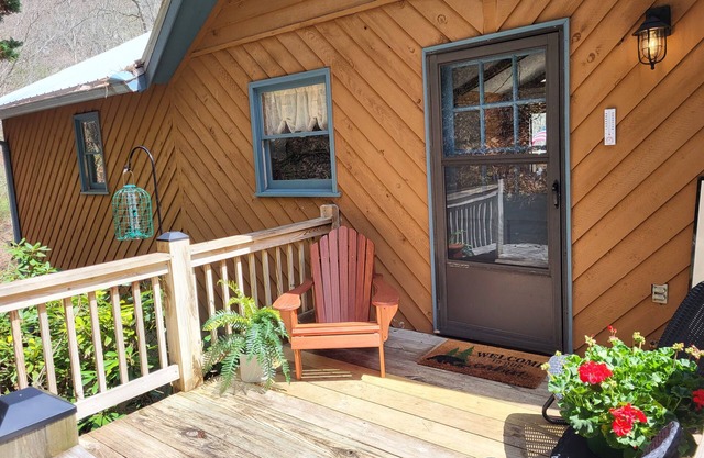 Walkers Mountain Retreat in Sky Valley!