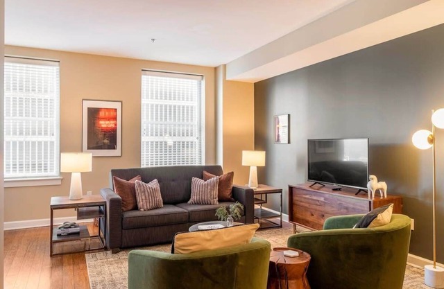 Walkers Paradise & Stunning Eclectic Digs!