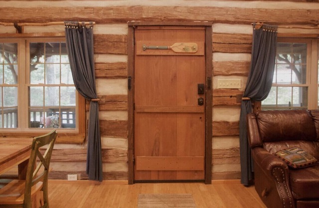 Walking Bear Cabin - 1 Mile to Lake Lanier