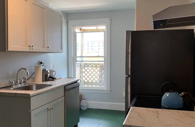 Walking distance to Square, Portland Maine Downtown, and the Old Port