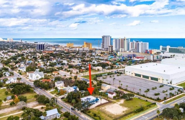 Walking distance to Daytona Beach & Ocean Center