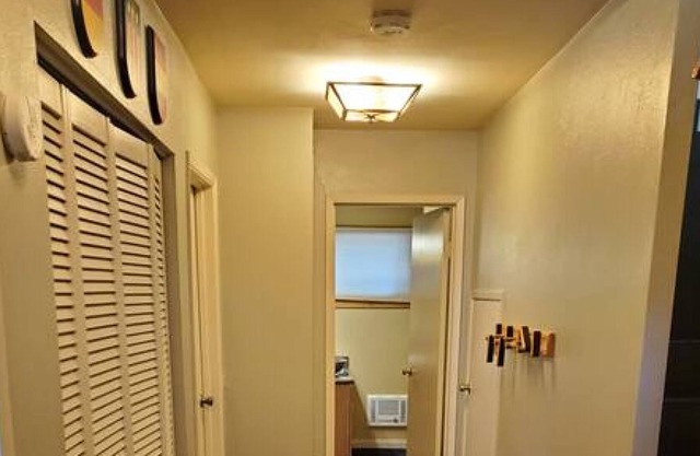 Walking distance to the Village - Lakeview #9