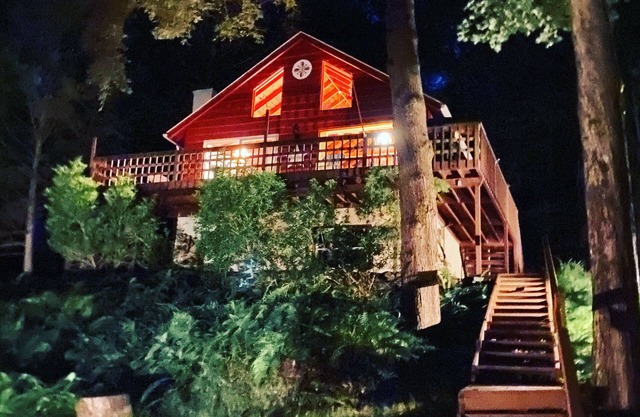 Wallenpaupack Cottage with Private Dock! Sleeps 6-8!