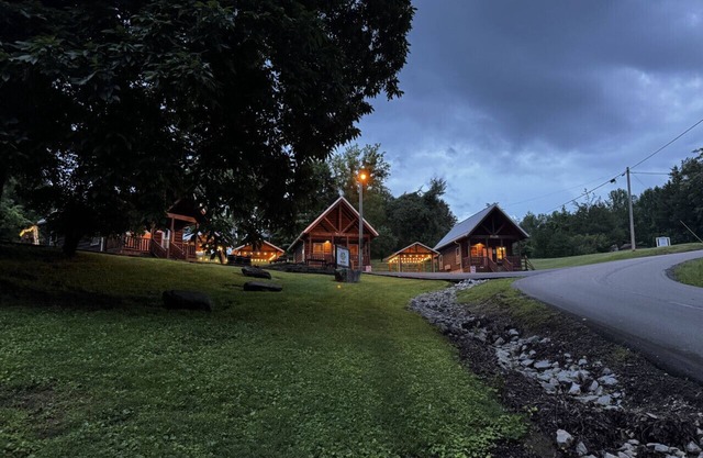 Charming Pet Friendly Abode with AC and Wifi in Appalachia