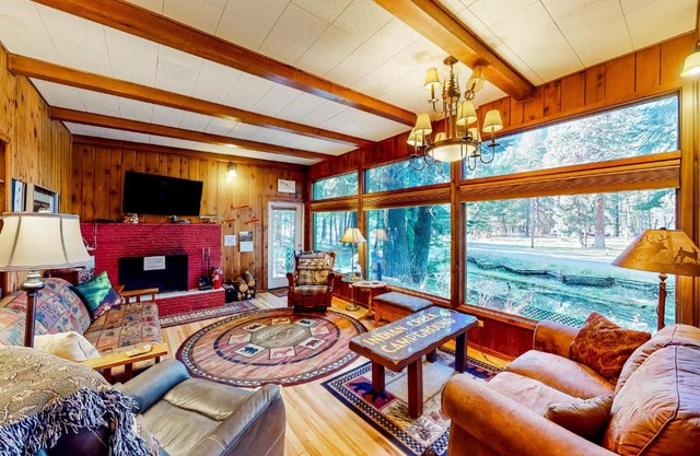 Wallowa Lake Inn, Whole Home