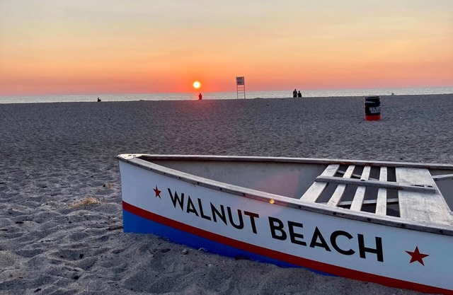 Walnut Beach Inn - close to the beach!