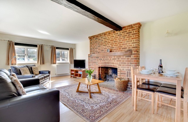 Walnut Cottage - Deux Chambres Maison, Couchages 4