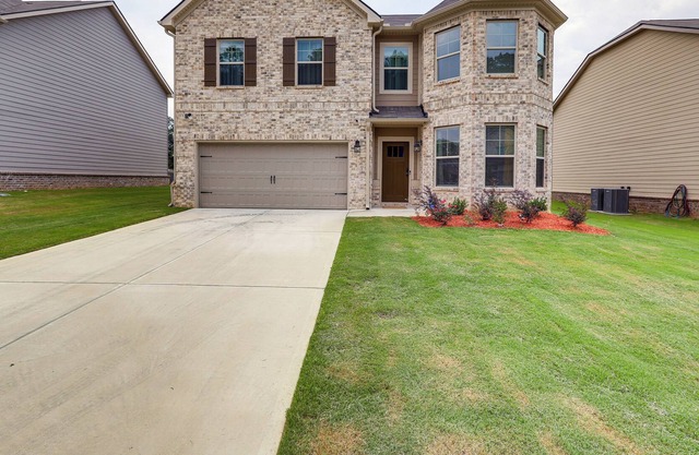 Walnut Grove Haven: Spacious Retreat w/ Fireplace!