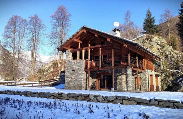 Chalet Walser Alagna Monte Rosa with wood and garden of 1,500sqm