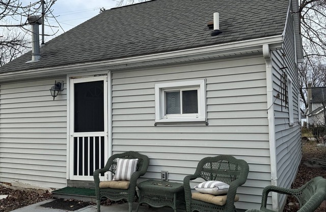 Wamplers Lake in the desirable Irish Hills. CLEAN 2 bedrooms one bath.
