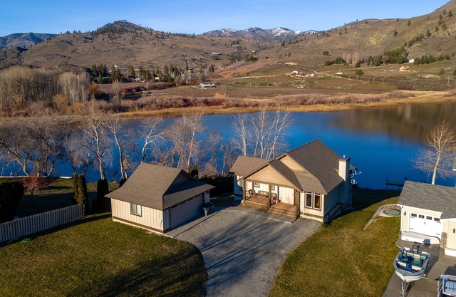 Wapato Lake Retreat Waterfront Home
