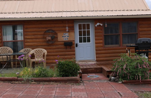 Wapiti Mountain Cabin 1