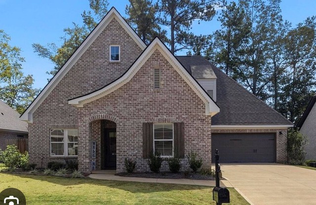 War Eagle Hideaway! 2.5 miles from Stadium, 2 mi from I85, 3 bd, 2bth, sleeps 8