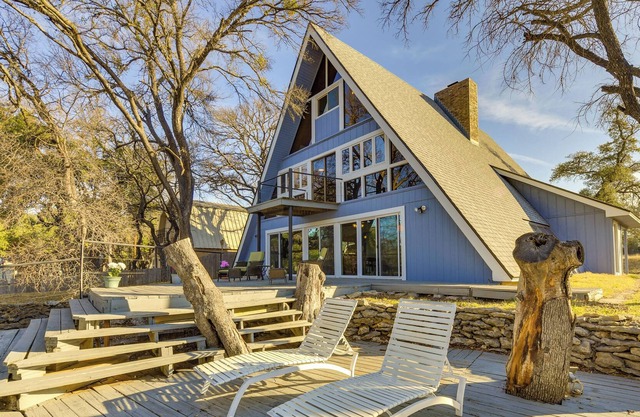 NEW! Warm A-Frame Cabin w/ Dock on Lake Brownwood!