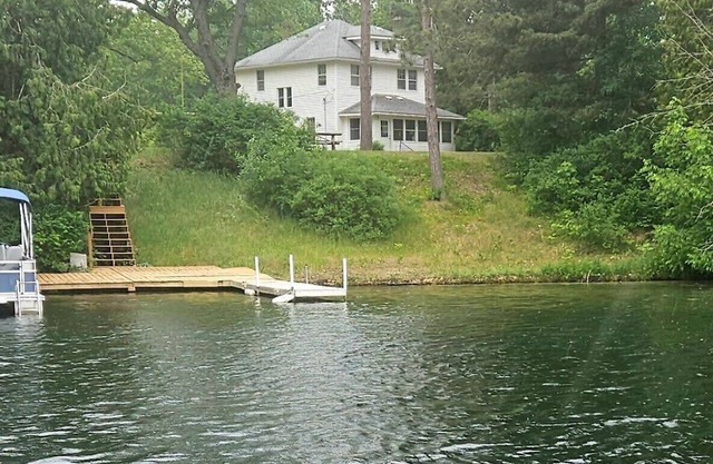 Situé sur le réservoir du barrage Hodenpyle
