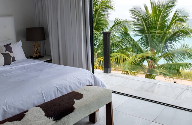 Warm Beachfront Escape with Private Beach Access Perfect for Family Getaways