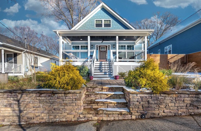 Warm Cozy 2-BR Retreat | Outdoor Firepit | Sleeps 4