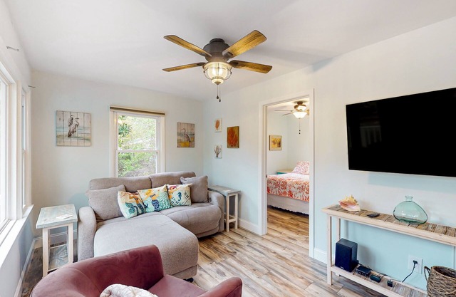 Warm & inviting home with a washer/dryer, gas grill, central AC - near the ocean