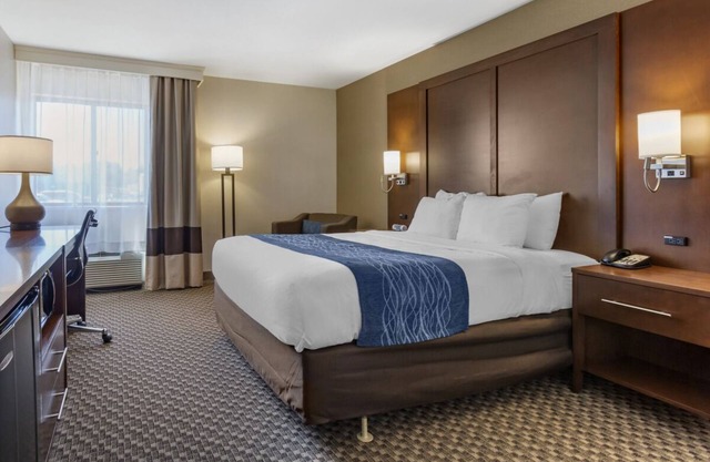 Great for Travel, Business Center, Airport Shuttle, Free Breakfast