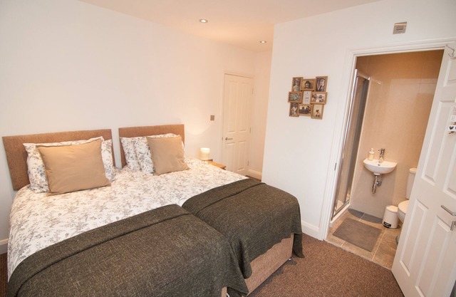Warren House dans un excellent emplacement avec un espace de stationnement GRATUIT