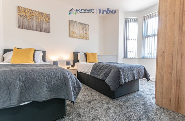 ✔3BR House✔Spacious Bedrooms✔Wellfield✔StreetParking✔FreeWIFI