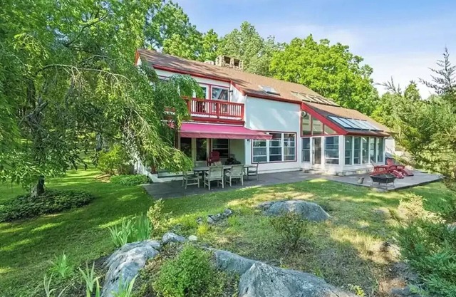 Warwick valley wineries, breweries, Legoland, hiking/skiing - kid friendly