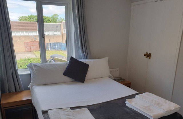 Washington's Diamond 3 Bedroom House Sleeps 8Guest