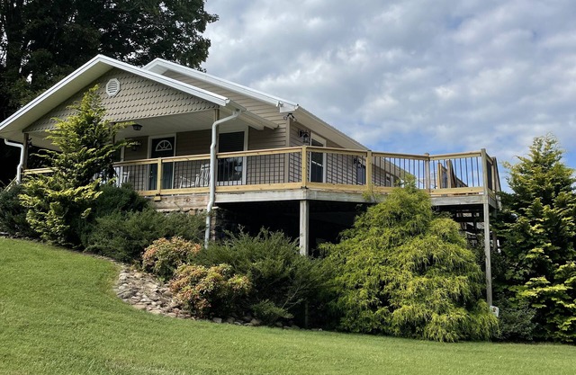 Watauga's End Farm. Escapade Riverside à East TN