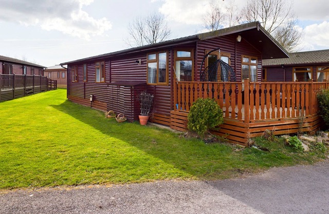 Water Edge Lodge, CARNFORTH