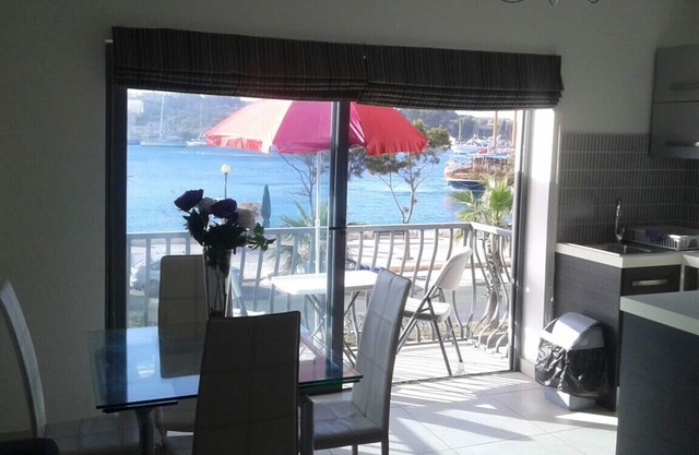 Water Front Flat - balcony