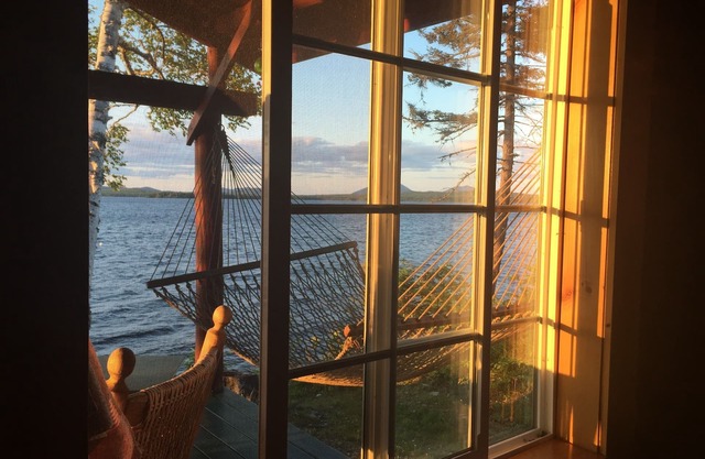 Beau complexe familial et chalet au bord du lac