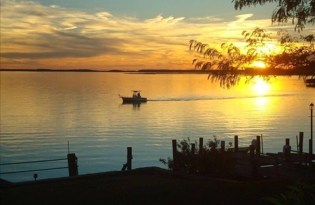 Water Front Retreat - Lever et coucher de soleil eau Vues