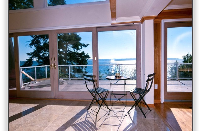 Maison spacieuse avec vue sur l'eau - vacances au paradis!