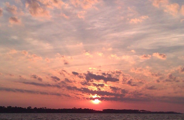 Eau Vue de face, Face Sud Horizon Vues, ​​Sports nautiques et les oiseaux.