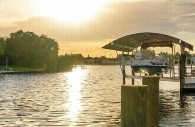 Water property , canal access to the harbor and kayaking