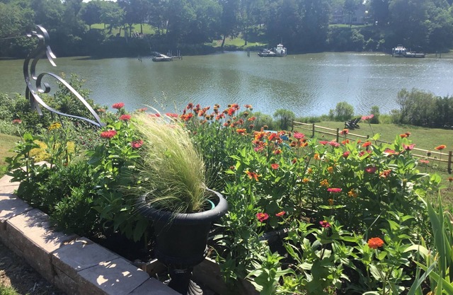 Vues sur l'eau de la plupart des chambres sur la rivière Rappahannock