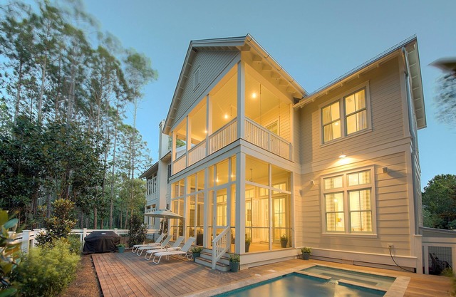 Spécial fin d'été! Belle maison de district avec piscine, voiture GEM, 6 vélos