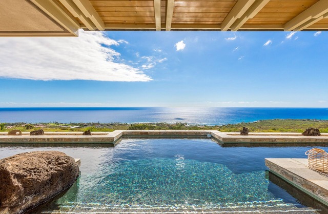 Waterfall House: 4 BR / 3. 5 BA maison indépendante à Kailua-Kona, pour 8 personnes