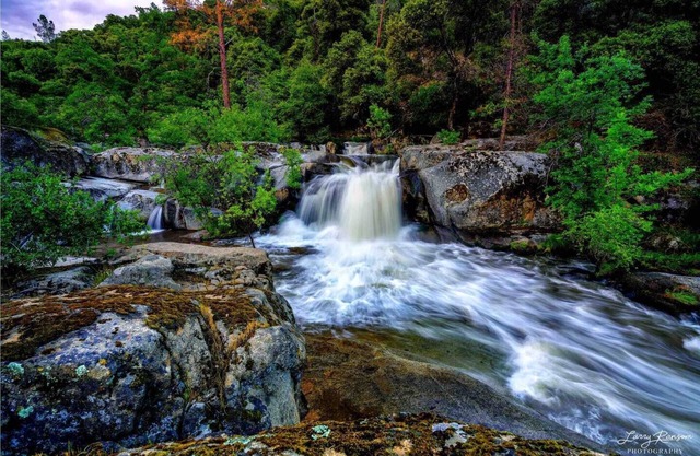 Propriété riveraine avec cascades près de Yosemite et Bass Lake